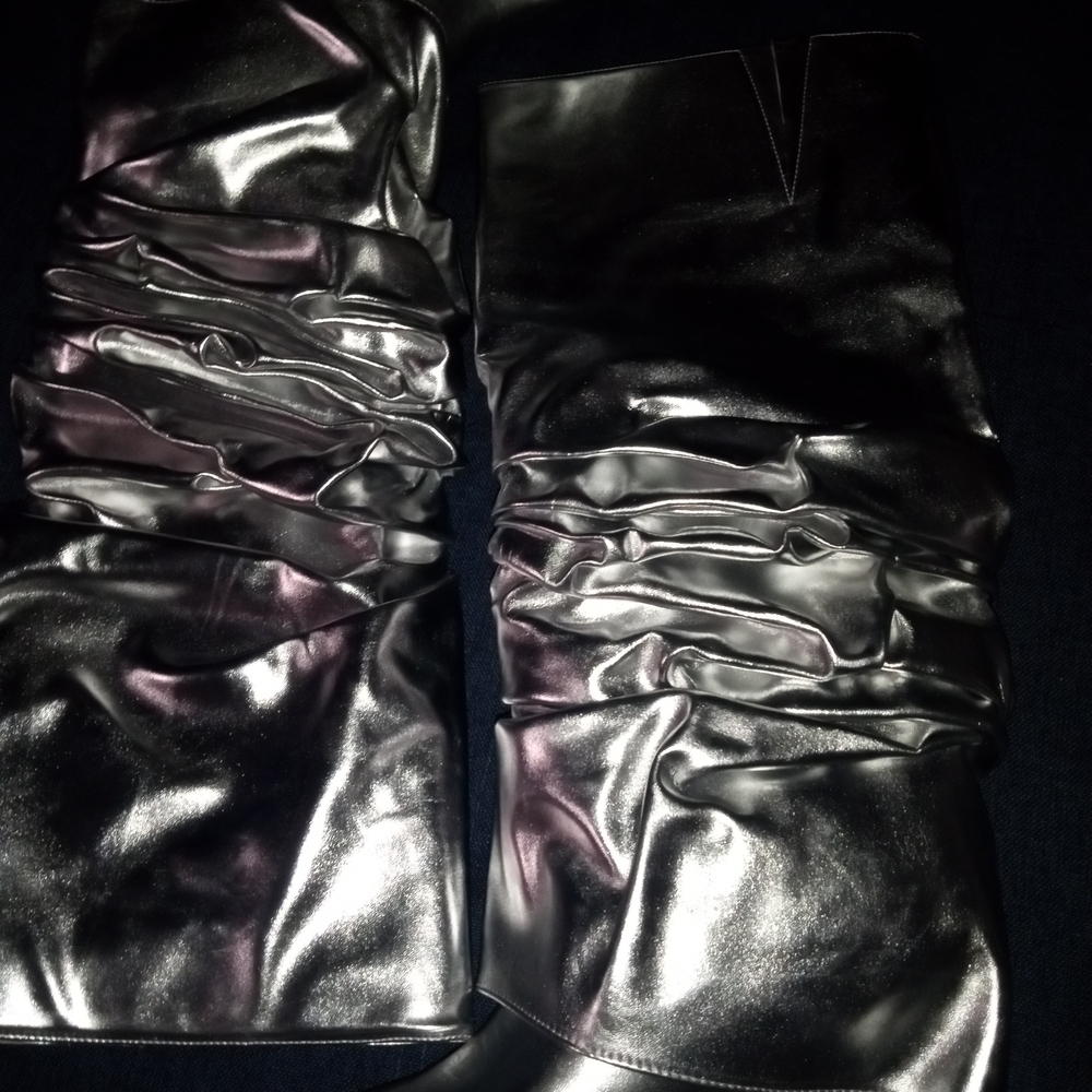 Azalea Wang "Glistening CoverGirl"  Metallic Silver Ankle Boots - Picture 11 of 11